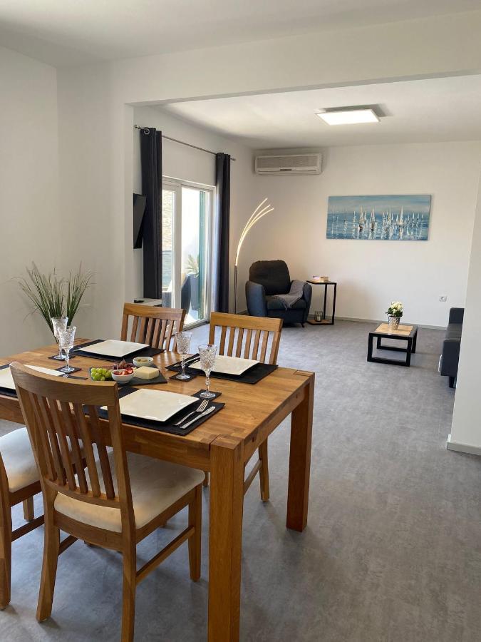 Apartment Milena Kastela Mit Whirlpool Dış mekan fotoğraf