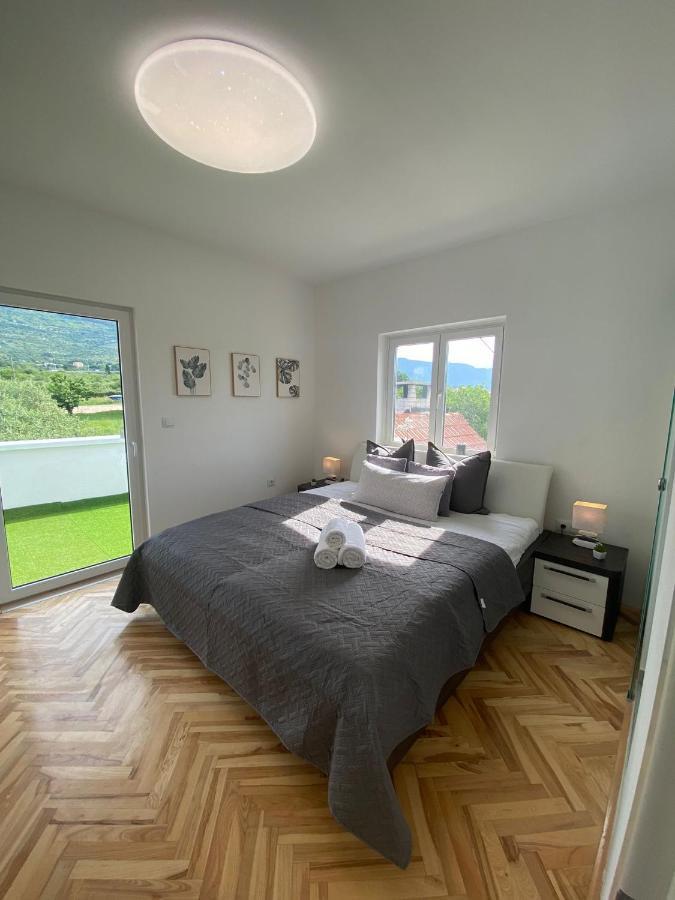 Apartment Milena Kastela Mit Whirlpool Dış mekan fotoğraf