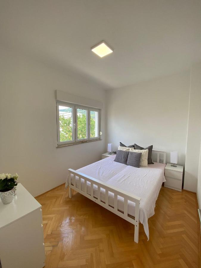 Apartment Milena Kastela Mit Whirlpool Dış mekan fotoğraf